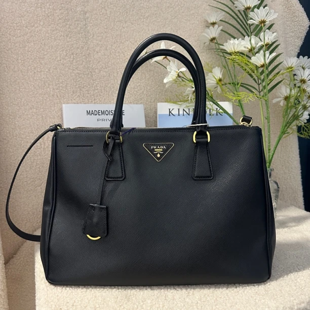 95新 Prada/普拉达 黑金杀手中号 95新