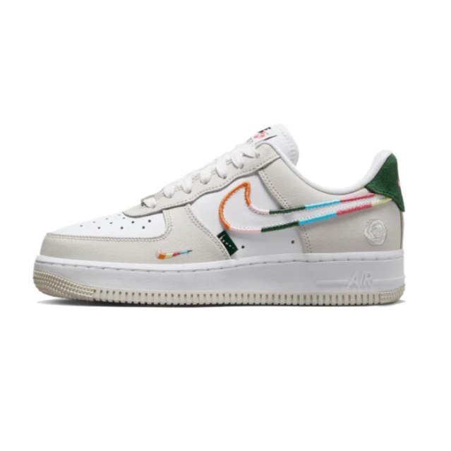 Nike/耐克女款air force one空军一号轻便休闲鞋板鞋 FN8924111