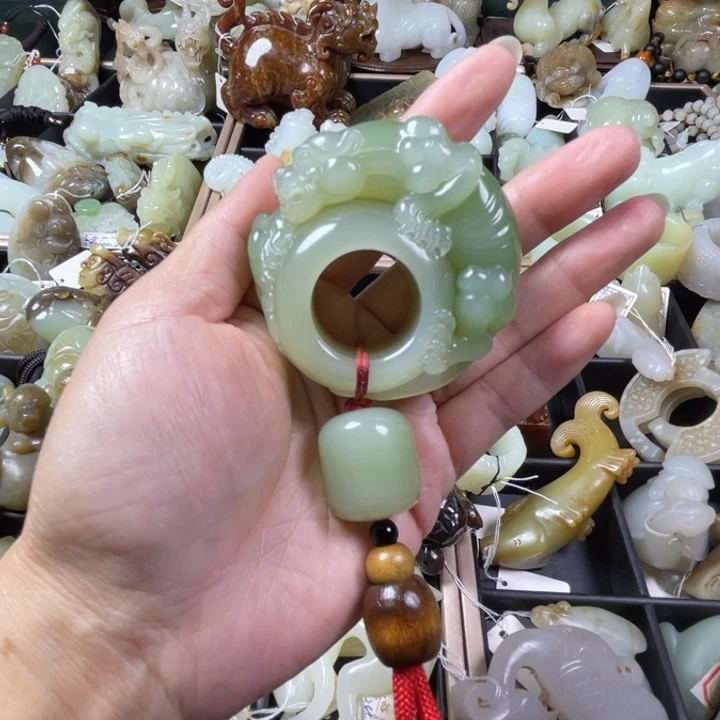 和田玉挂件未镶嵌三***主