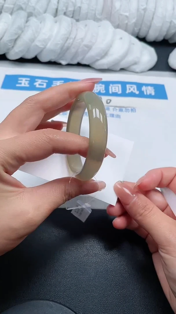 【闪购商品】石英质玉手镯未镶嵌352号/手镯/多人