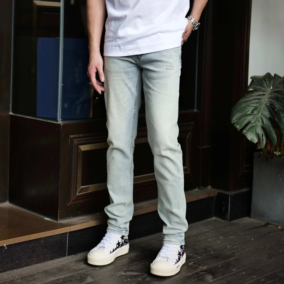 嘉誉成衣/23510B#土耳其面料百搭时尚修身小直筒浅色水洗牛仔裤