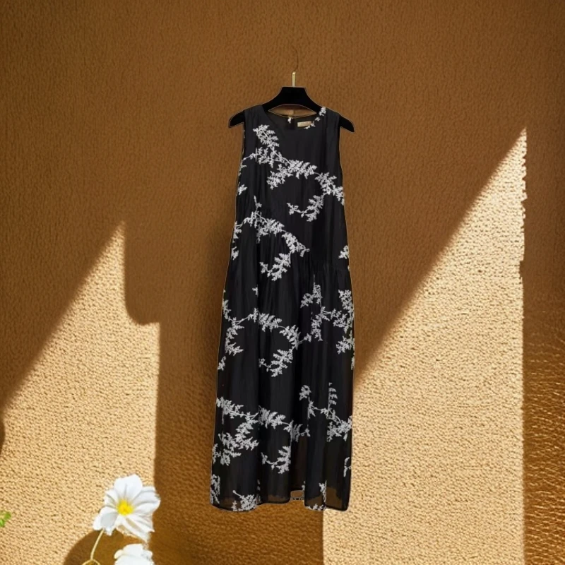 【乌啦啦】夏季新款碳黑色绣花无袖连衣裙宽松连衣裙L2450