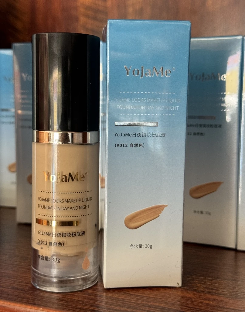 YoJaMe日夜锁妆粉底液自然色拍一发二送口红