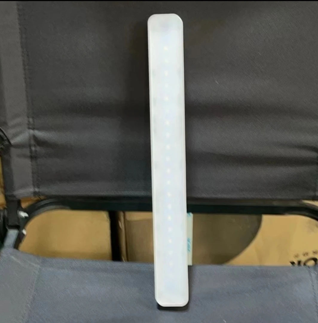 99新  led三挡调节宿舍   书桌节能灯   可磁吸