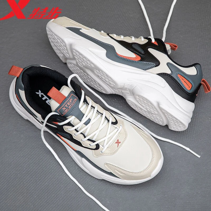 特步男鞋休闲鞋运动鞋子冬季男爆款跑步鞋皮面防水潮鞋冬款老爹鞋