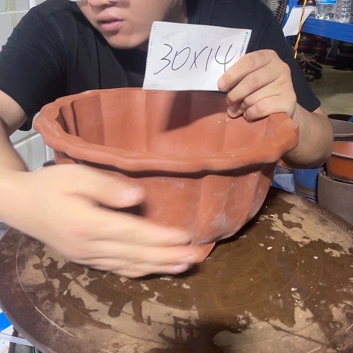 红陶20CM（含）-50CM（不含）圆莲花大红