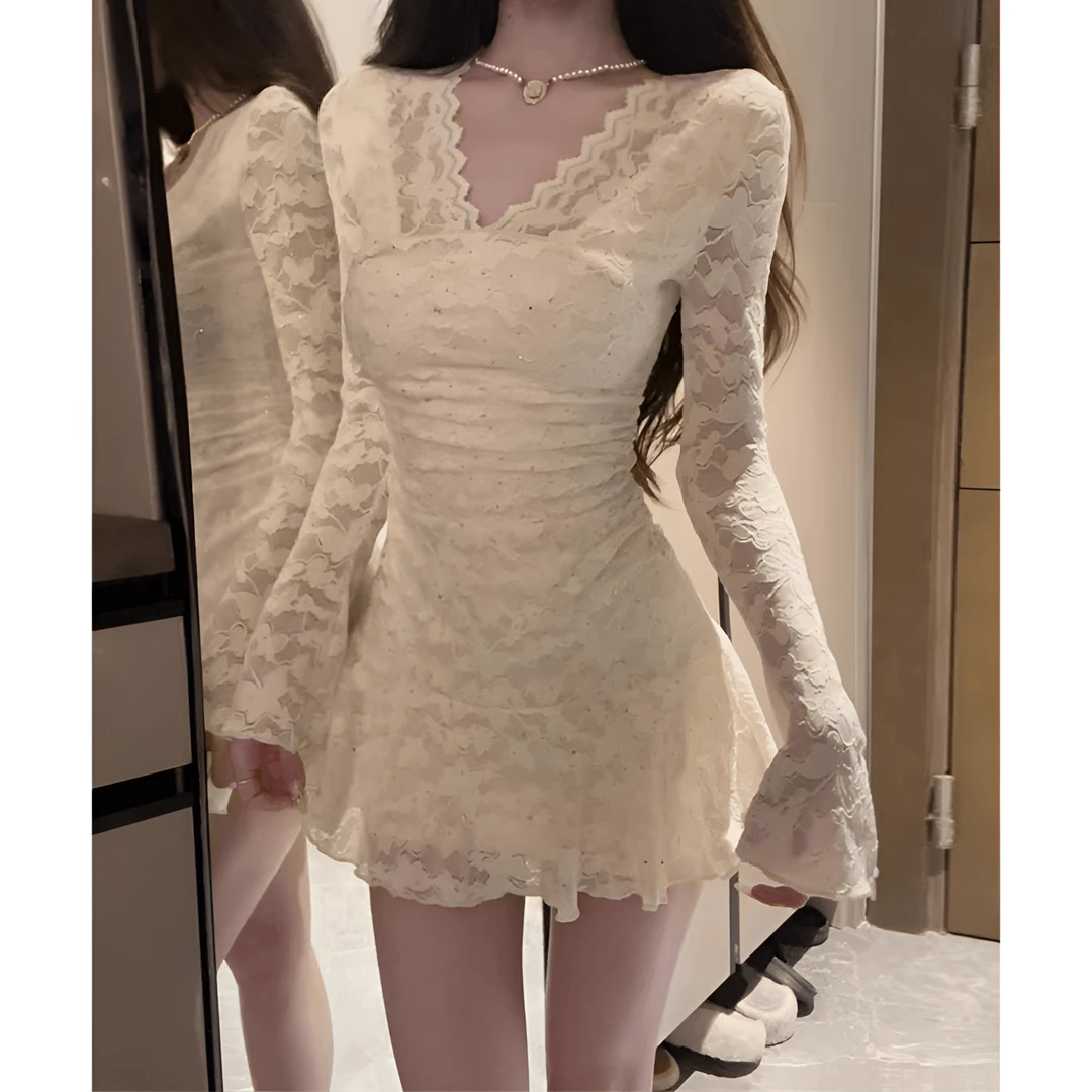 纯欲烫钻V领蕾丝连衣裙女秋冬新款高级感修身显瘦内搭包臀短裙子