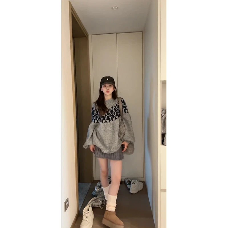 秋冬季新款极简穿搭圆领长袖韩版气质慵懒风套头针织上衣百褶短裙