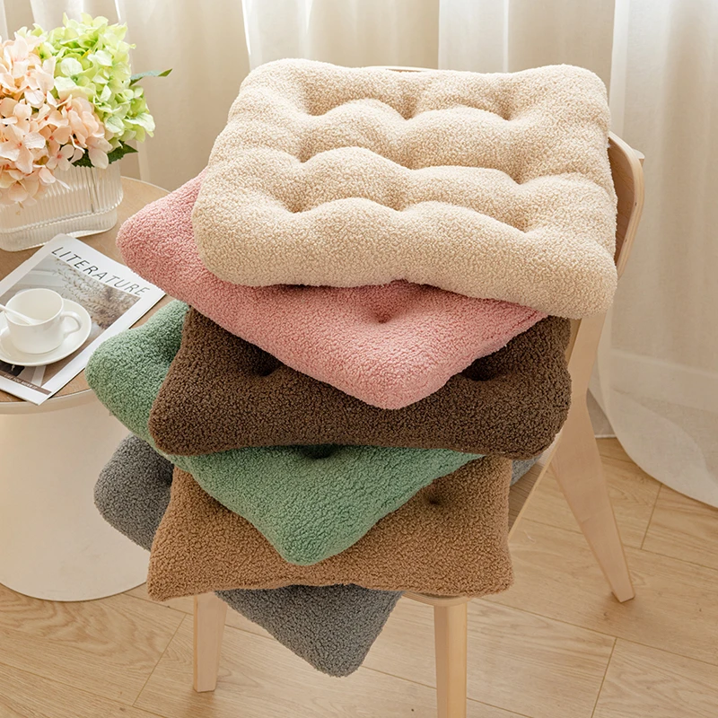 毛绒坐垫屁垫办公室久坐神器宿舍加厚餐椅子座垫学生教室垫子冬季