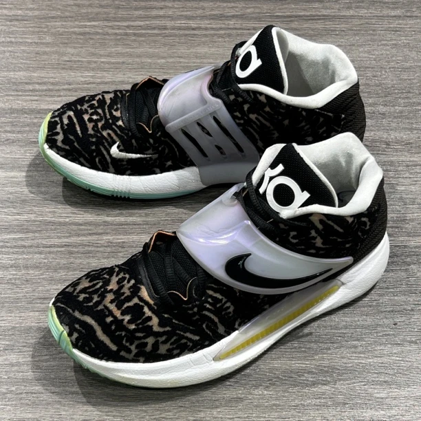 42.5码/NIKE/KD14黑白/9新/公价929 店