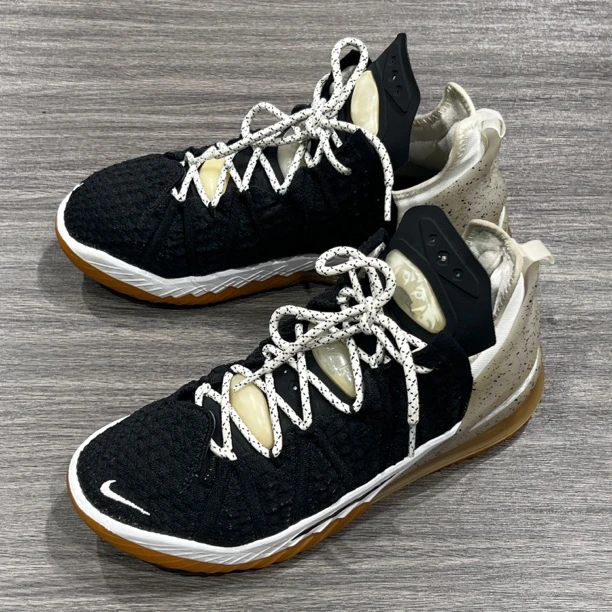 42码/NIKE LBJ18黑白 高邦篮球鞋 9新 瑕疵看图