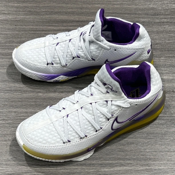 43码/NIKE LBJ17low白紫湖人配色 低帮篮球鞋 公价1569