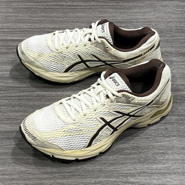 41.5码/ASICS白棕 低帮跑鞋 9新 公价699
