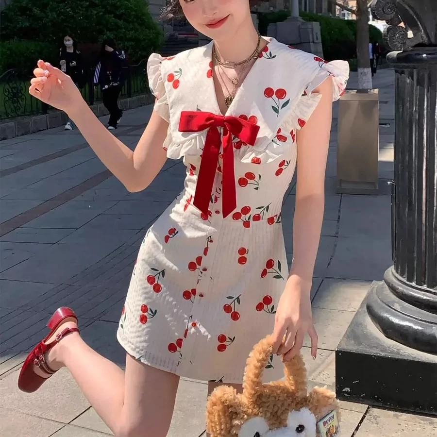 2024新中长款小飞袖v领收腰无袖连衣裙女夏季法式复古甜美a字裙子