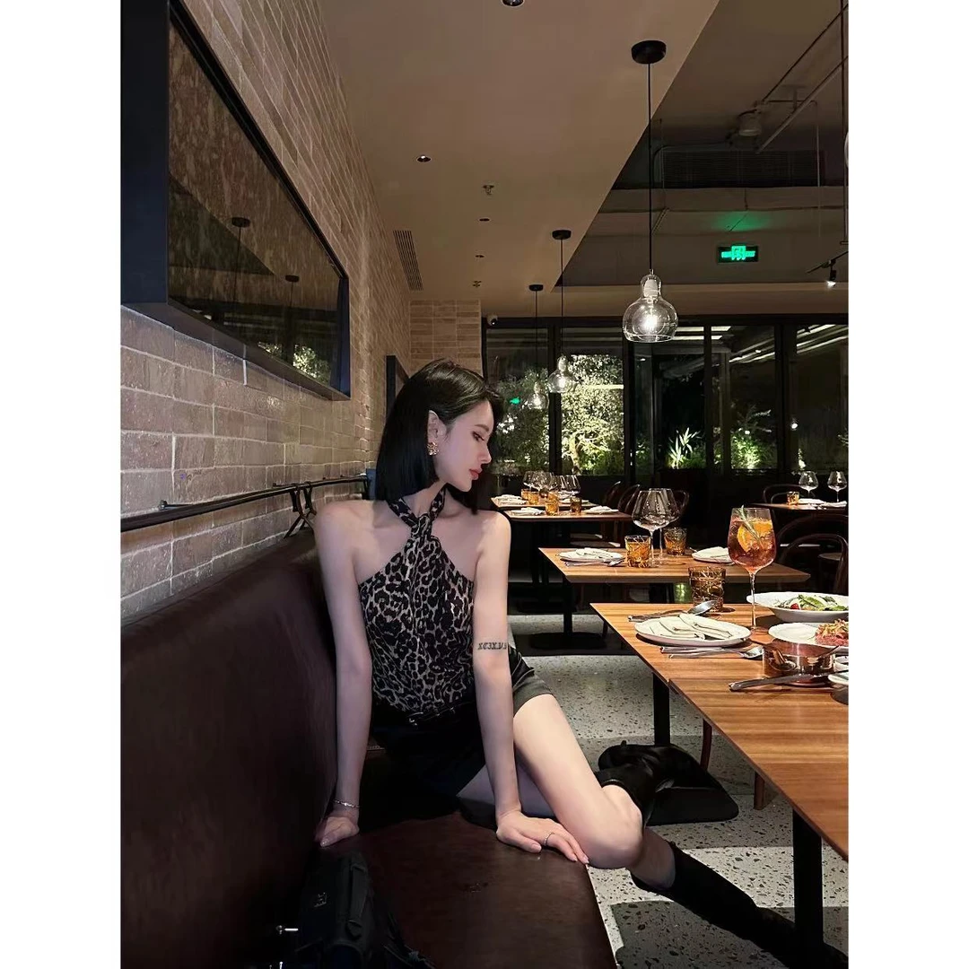 lele 新品性感风豹纹抹胸挂脖吊带上衣 24050193TX