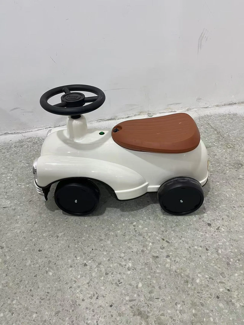 新款电动车四轮汽车男女小孩遥控玩具车可坐人老爷车