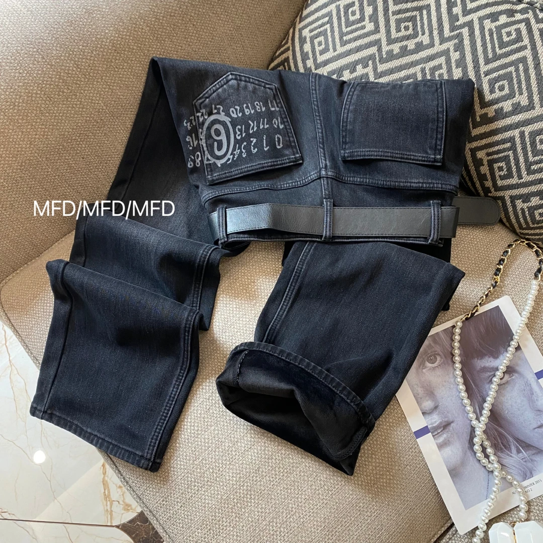 【魔法袋】黑色宝宝绒冬款牛仔裤数字印绘宽松弹力窄版直筒拖地长裤