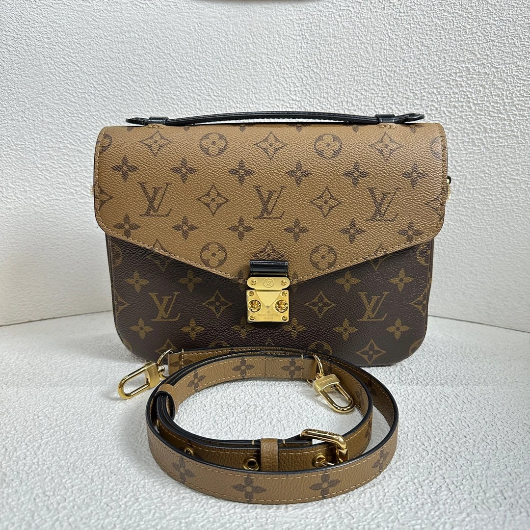 99新 LouisVuitton/路易威登 【阿庞】j01467/邮差包/底长25/芯片款