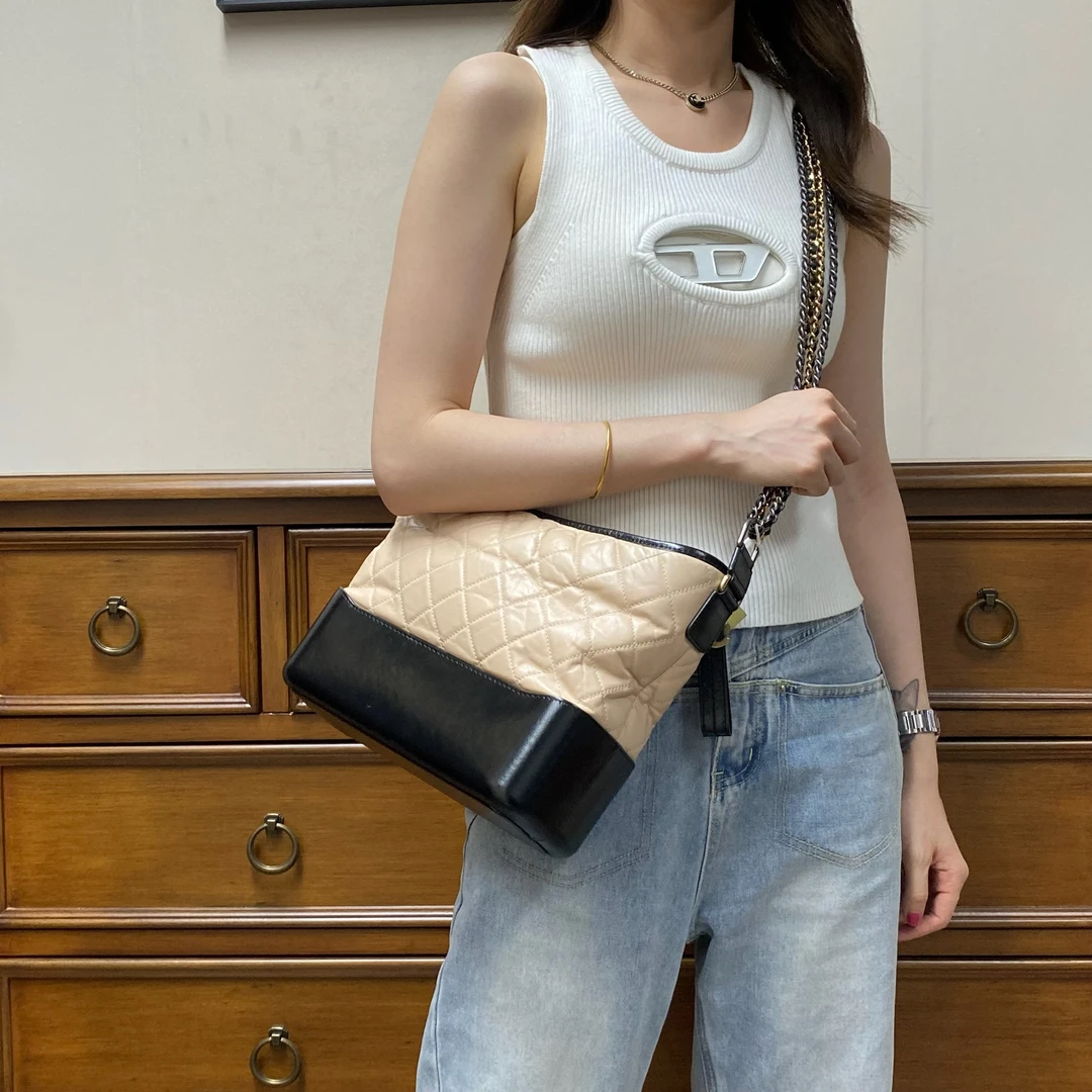 95新 Chanel/香奈儿 Chanel米黑拼色流浪包中号斜挎包hd