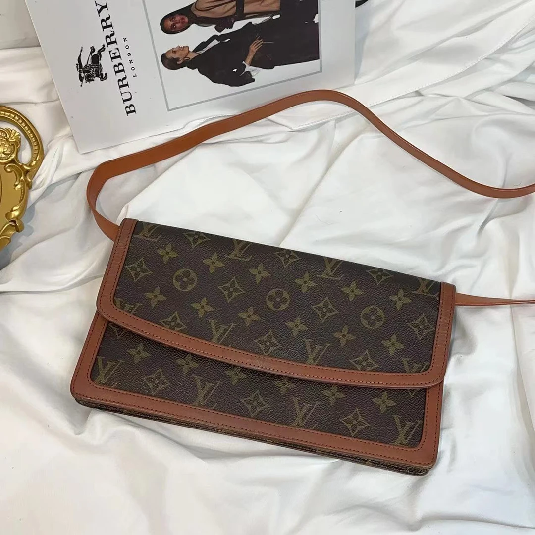 95新 LouisVuitton/路易威登 lv手拿包可斜挎/95新/聪聪