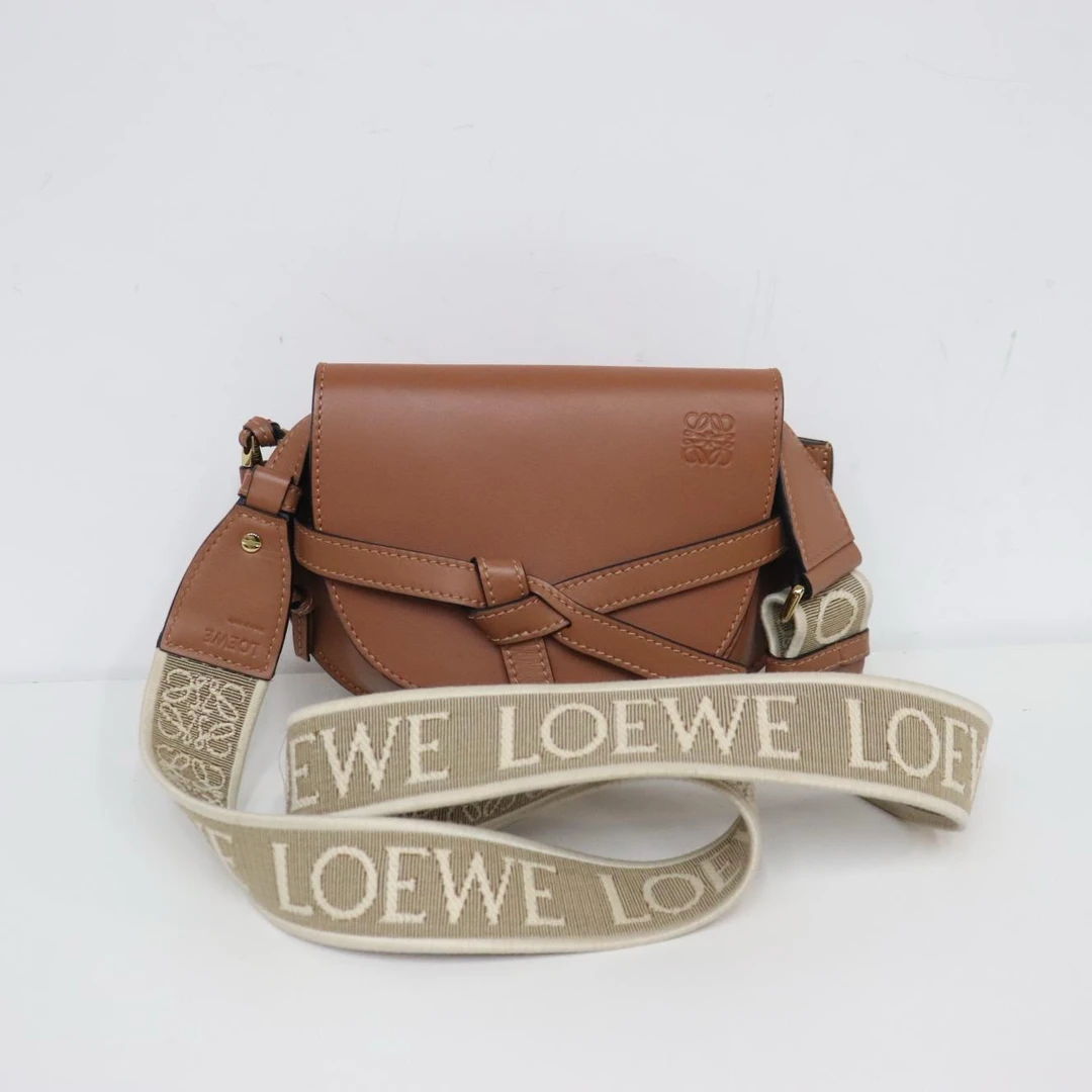 95新 LOEWE/罗意威 98新 新款 mini gate 宽肩带单肩斜挎包马鞍包