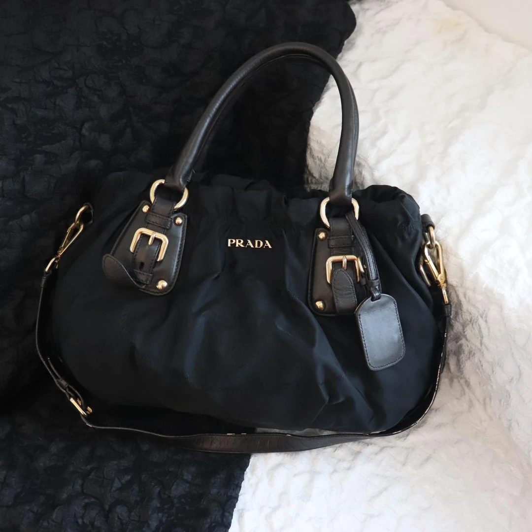 95新 Prada/普拉达 95新黑色尼龙托特包 单肩斜挎包 芝心