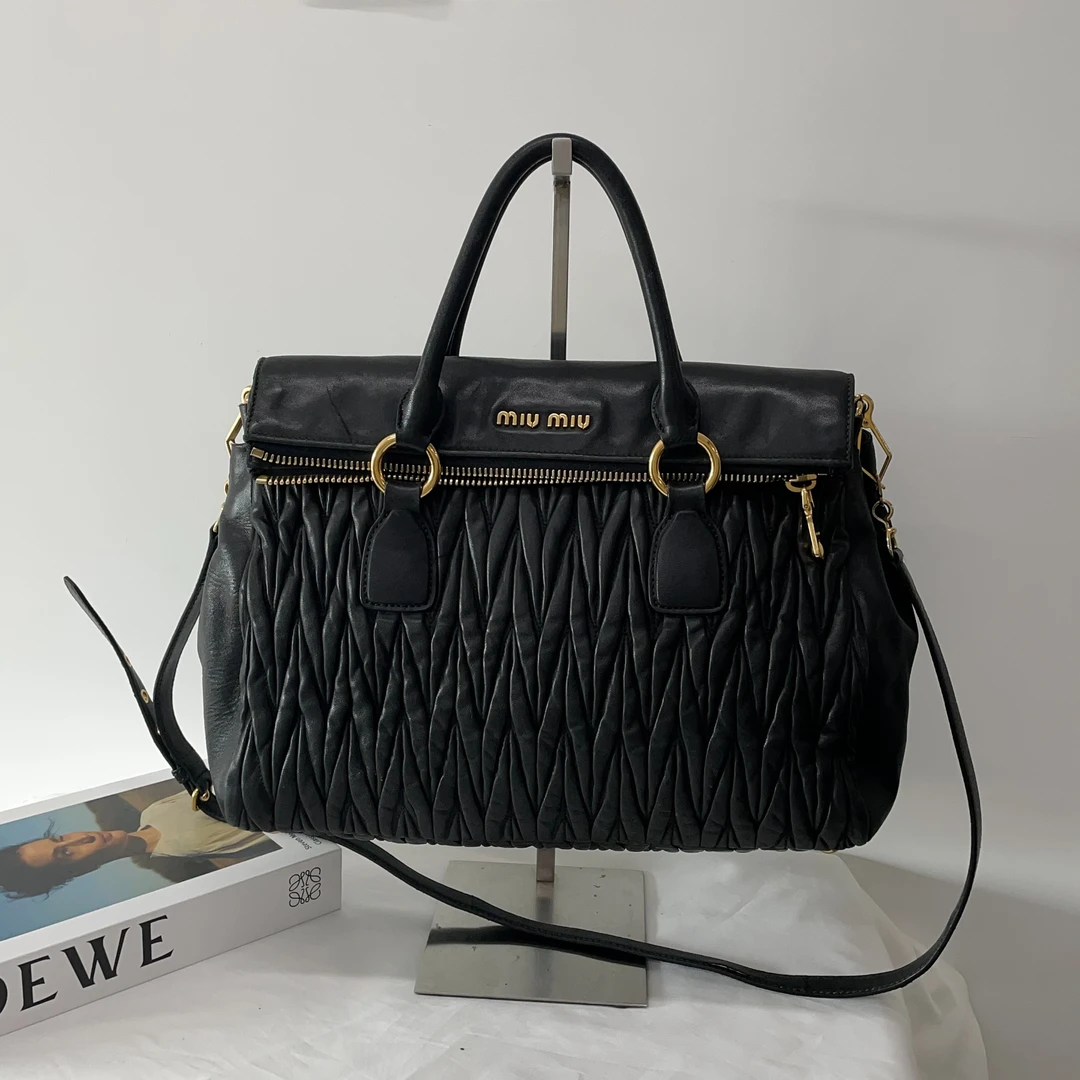 95新 MIU MIU/缪缪 黑色斜挎包/95新/聪聪