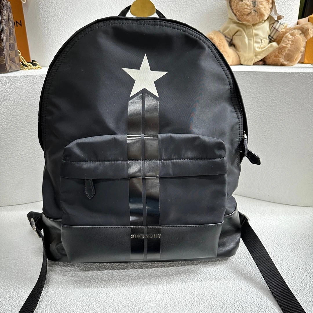 95新 Givenchy/纪梵希 【阿庞】j01568/黑色双肩包