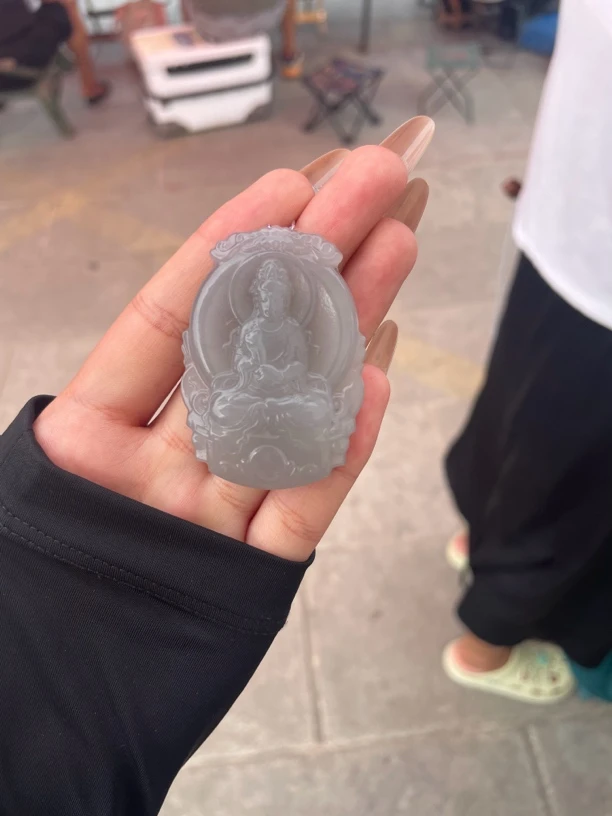 天然和田玉观音吊坠