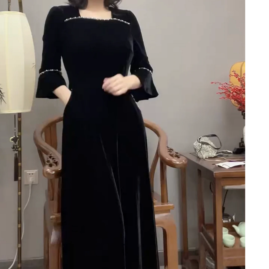 高级感气质优雅连衣裙女2024秋季新款时尚重工钉珠喇叭袖中长裙