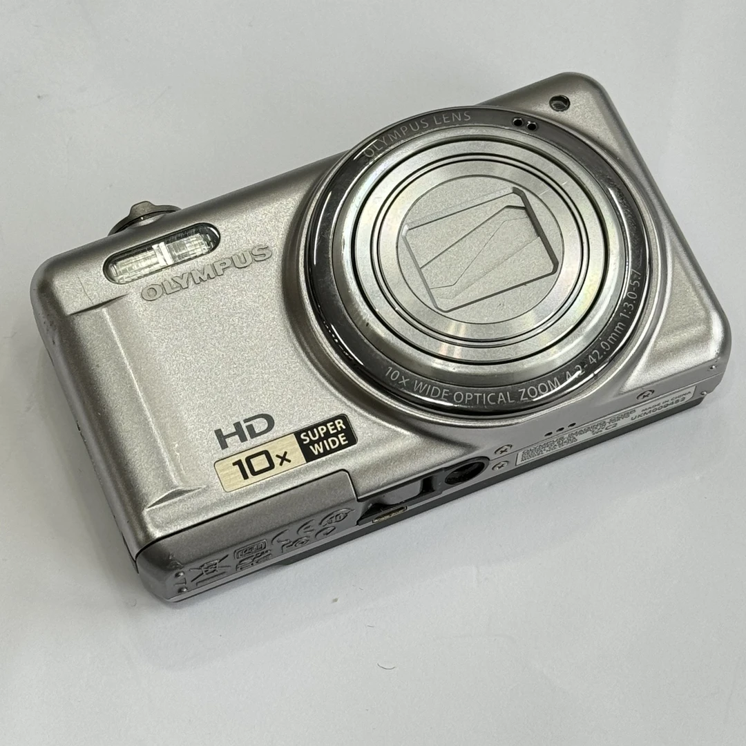 9新 Olympus/奥林巴斯 d720银色1400w像素10倍光变复古ccd相机