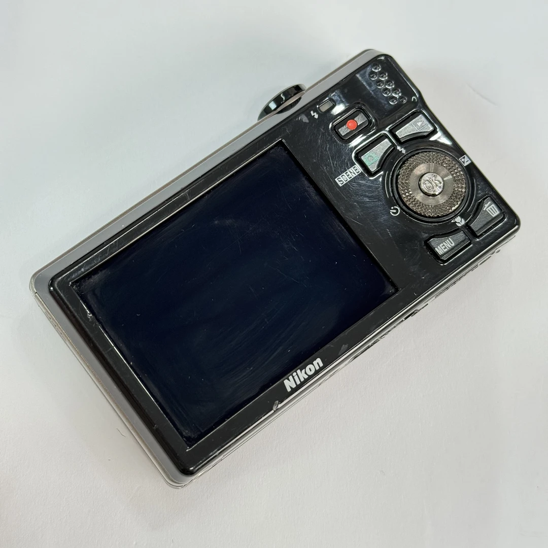 95新 Nikon/尼康 s6000日版黑色福利款1420w像素7倍光变复古ccd