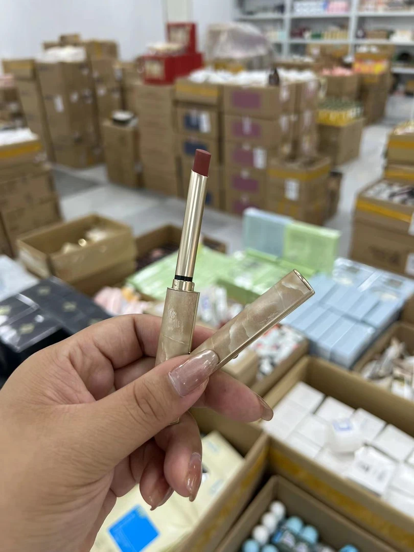 恣意出色丝绒口红