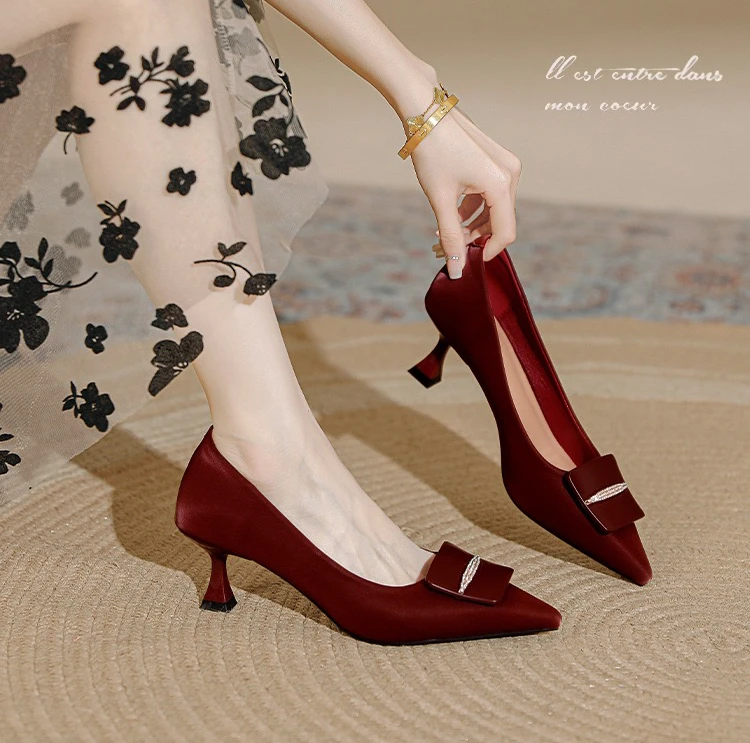 法式高跟鞋女细跟2025年新款红色婚鞋春季尖头小跟鞋气质浅口单鞋