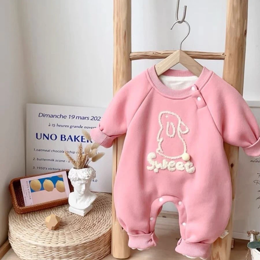 宝宝秋冬装连体衣新生婴儿新款满月周岁加绒保暖爬服卡通可爱哈衣