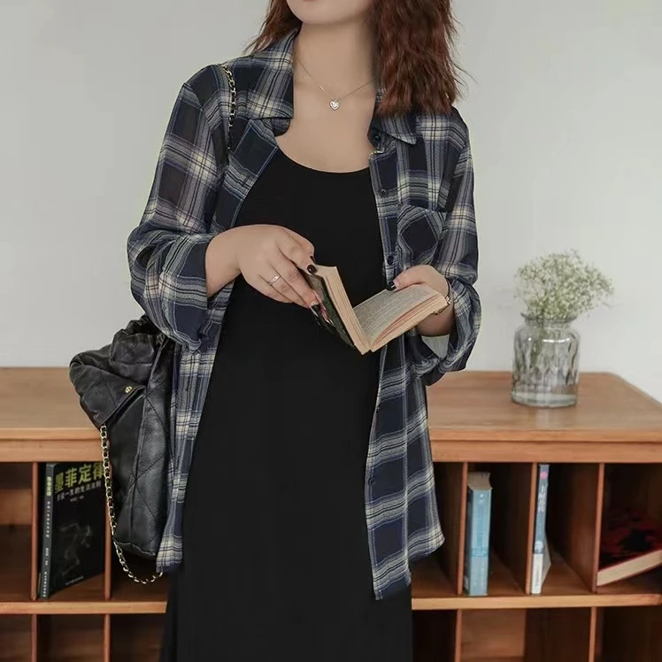 加大300斤可穿 大码防晒显瘦格子衬衫背心裙套装