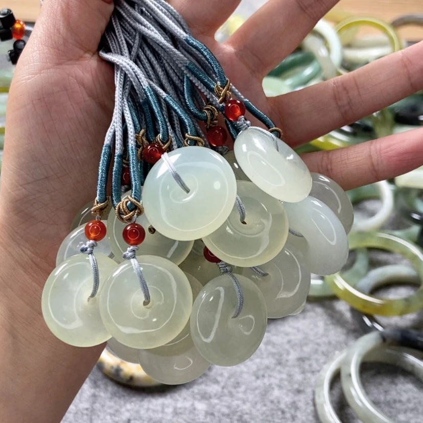 【闪购商品】岫玉手镯未镶嵌多样性发货，发一件