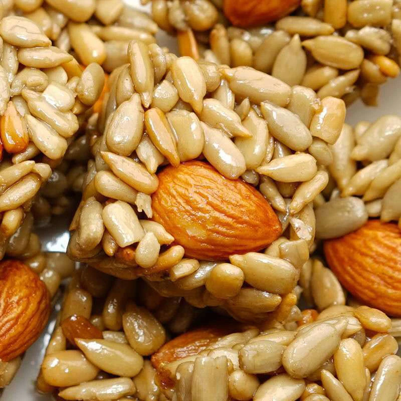 巴旦木瓜子仁酥葵花仁坚果休闲零食网红爆款坚果酥营养健康美味