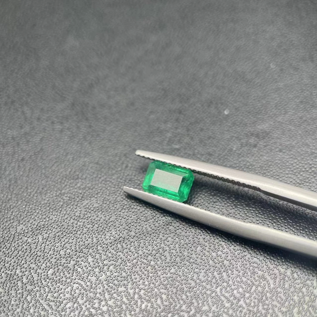 31020-43（0023）/祖母绿裸石八角-1.4ct