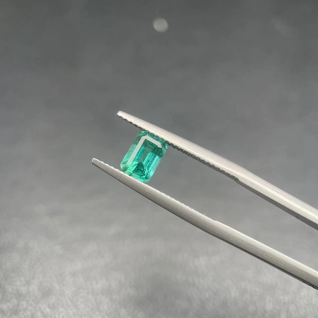31020-4（0011）/祖母绿裸石八角-1.38ct
