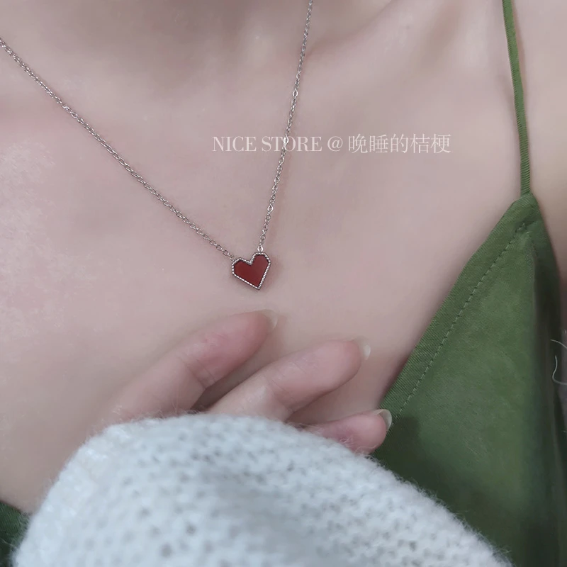 钛钢吊坠 晚睡的桔梗｜法式甜蜜桃心项链爱心锁骨链酒红色显白吊坠