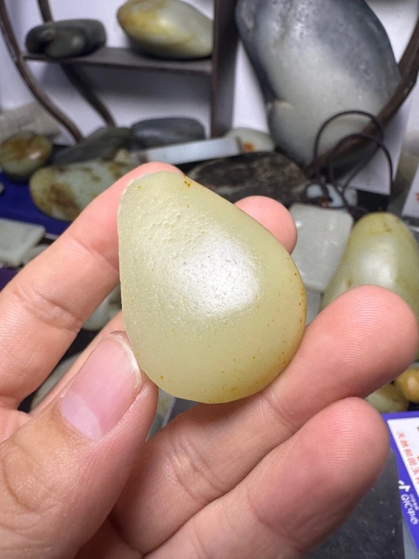 和田玉定制雕刻。