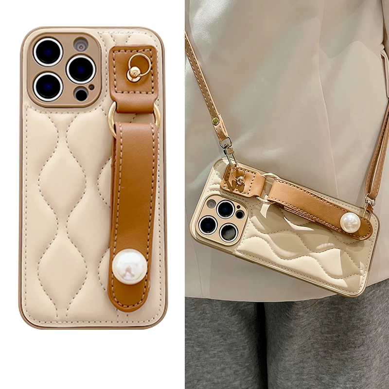 适用苹果/华为/荣耀/OPPO/vivo/小米大波浪珍珠腕带斜跨手机壳女