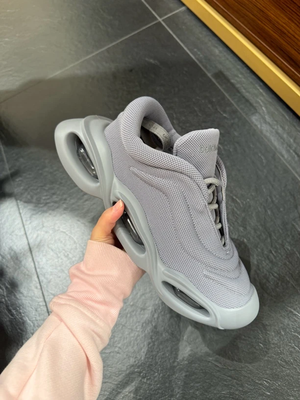 全新未使用D…G网面气垫底男运动鞋鞋子