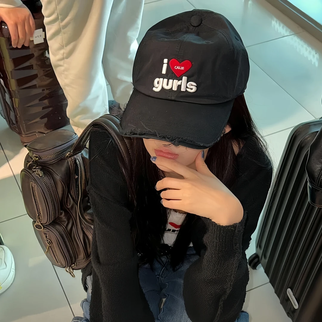 韩国设计师款字母爱心刺绣鸭舌帽子女新款百搭街头潮人棒球帽情侣