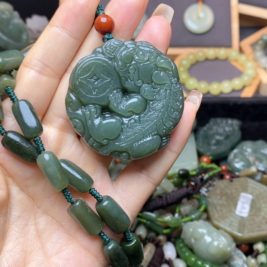 和田玉颈饰未镶嵌