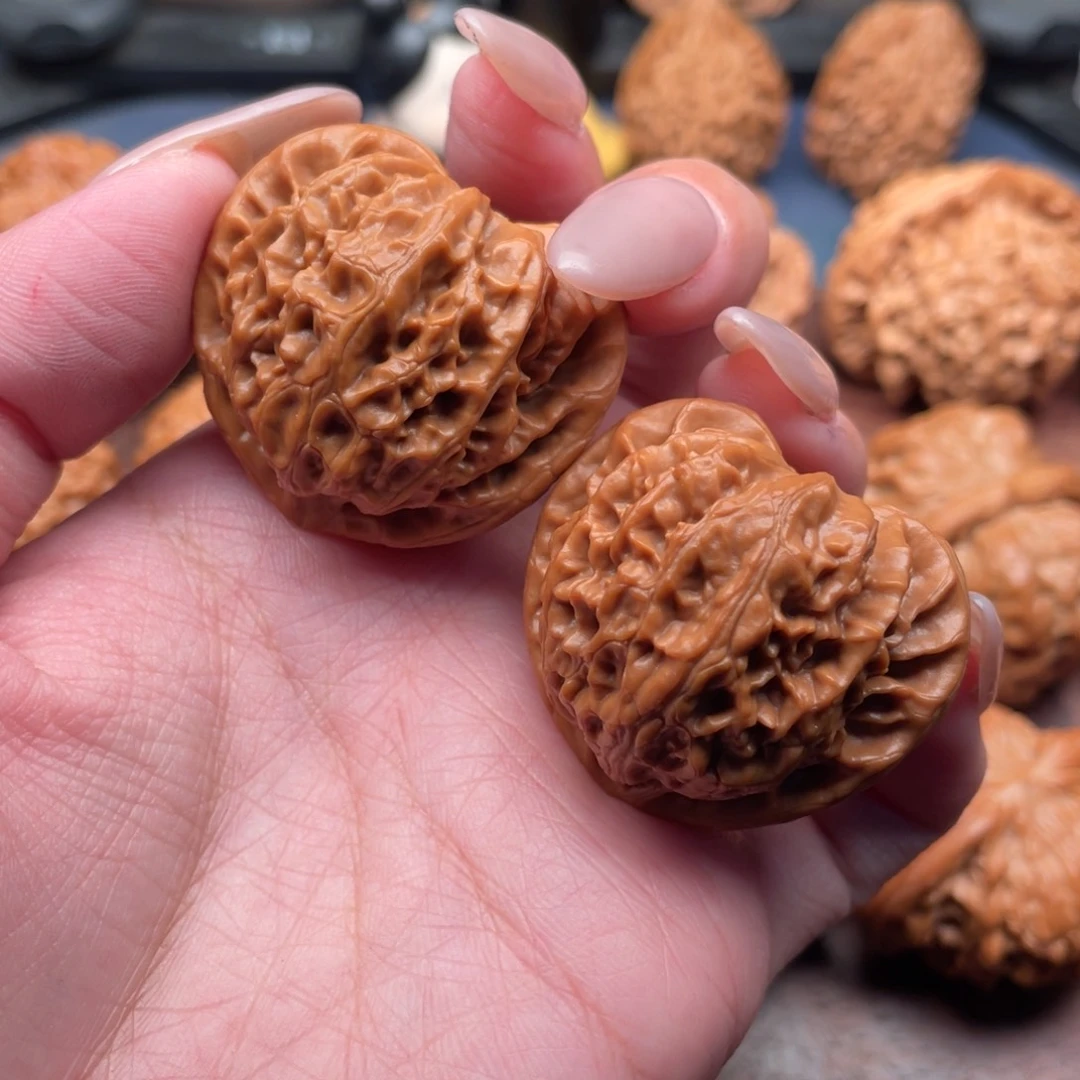 文玩核桃把件全品桃心宫灯37.5