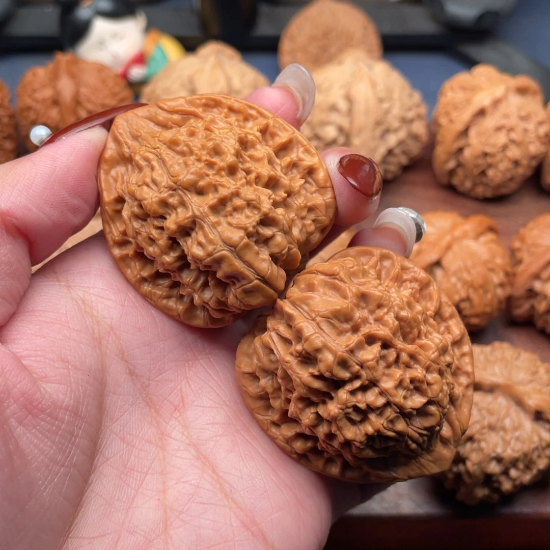 文玩核桃把件一**。官帽43