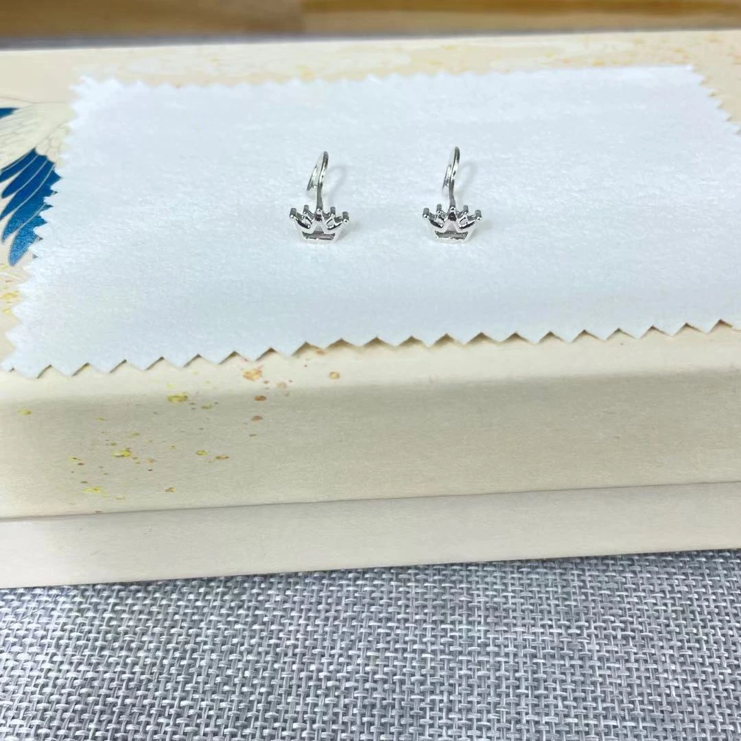 PT950铂金耳饰 亮面皇冠弯钩耳钉  气质百搭 S 29027