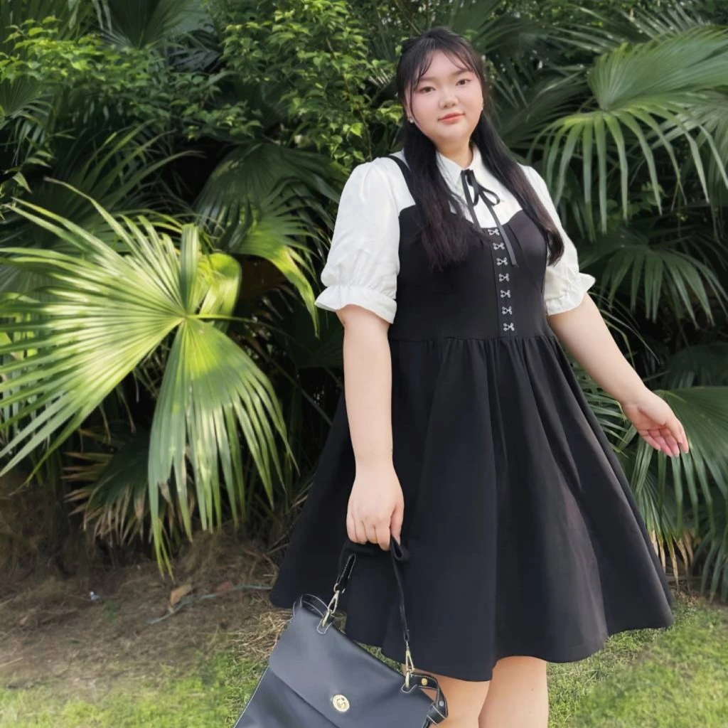 清仓【甜酷学妹】2024年夏多肉女孩  黑白撞色甜美学院风翻领连衣裙